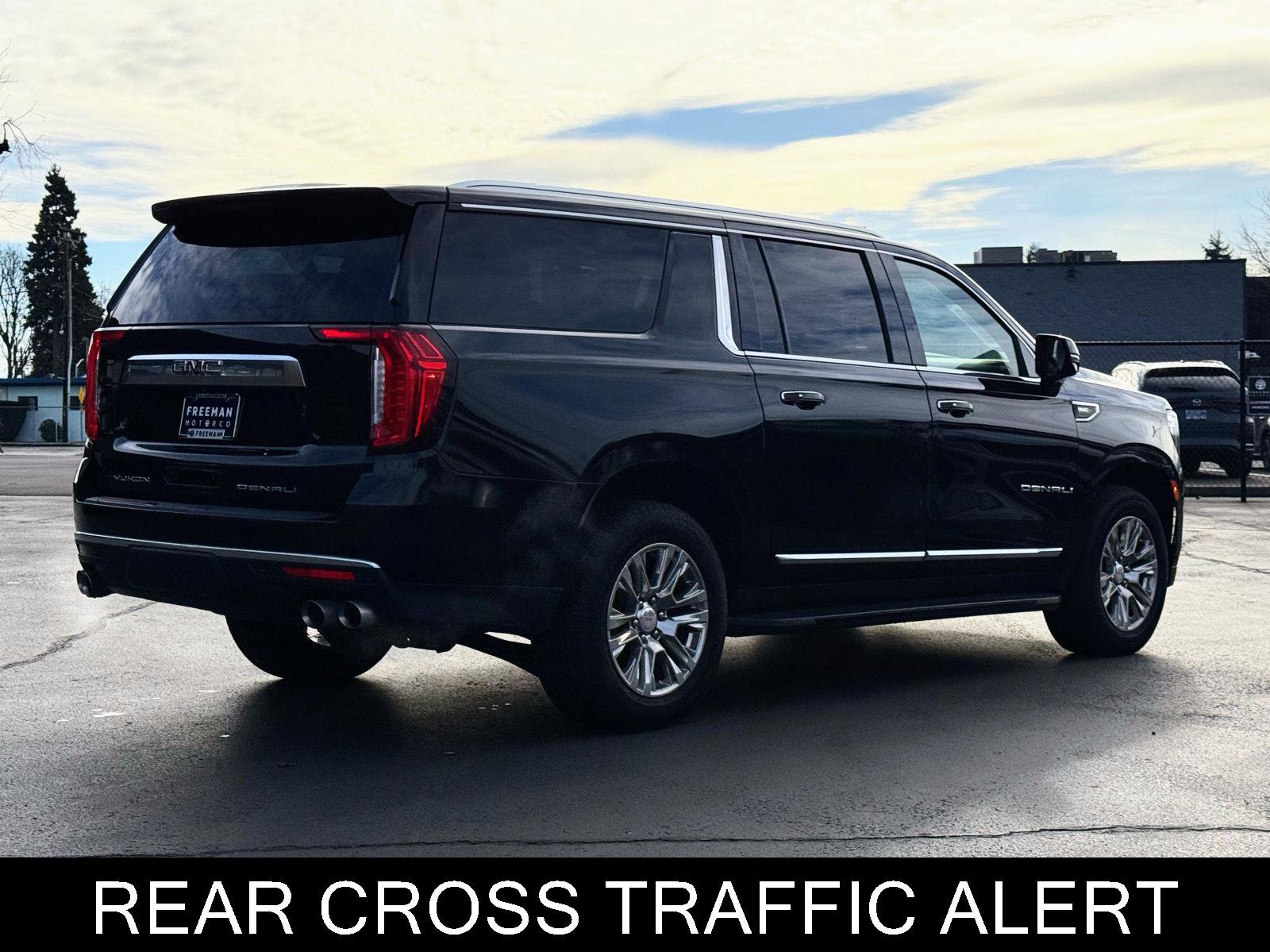 Used 2021 GMC Yukon XL Denali image 7