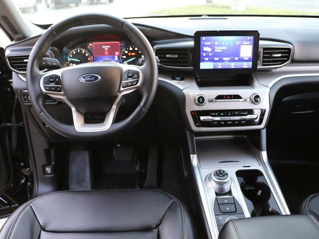 Used 2024 Ford Explorer XLT w/ Equipment Group 202A image 16