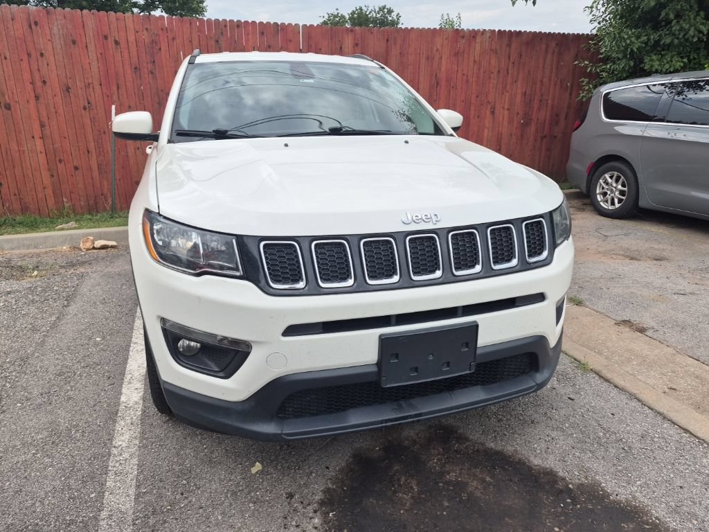 Used 2018 Jeep Compass Latitude FWD image 16