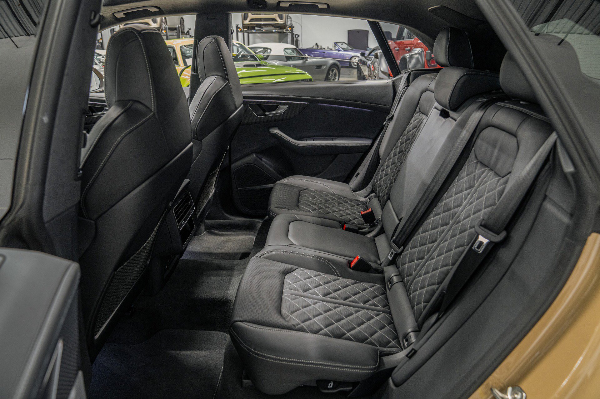 Used 2024 Audi SQ8 Prestige AWD/4WD image 32