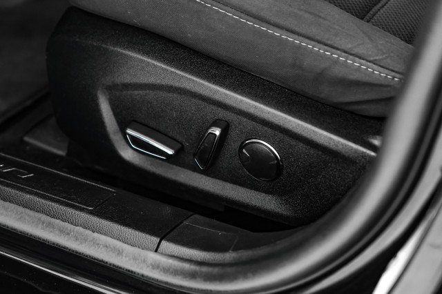 Used 2020 Ford Fusion SE image 29