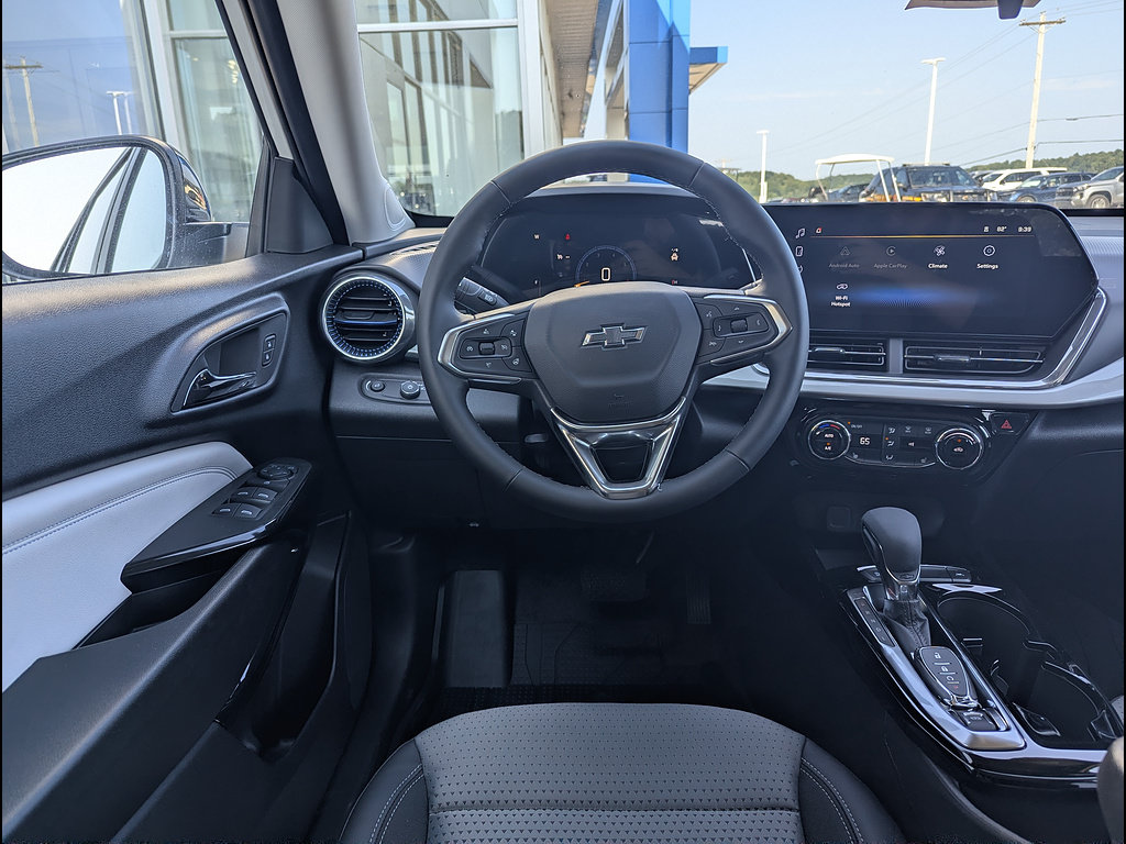 New 2026 Chevrolet Trax LT w/ Driver Confidence Package FWD image 3