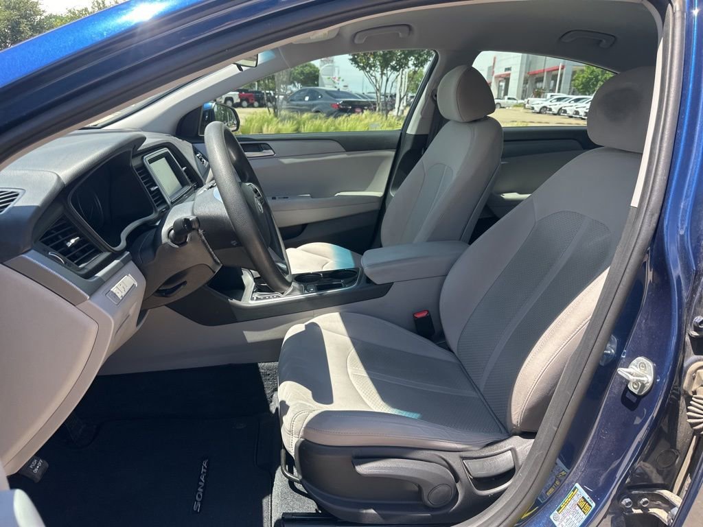 Used 2018 Hyundai Sonata SE w/ Cargo Package FWD image 5