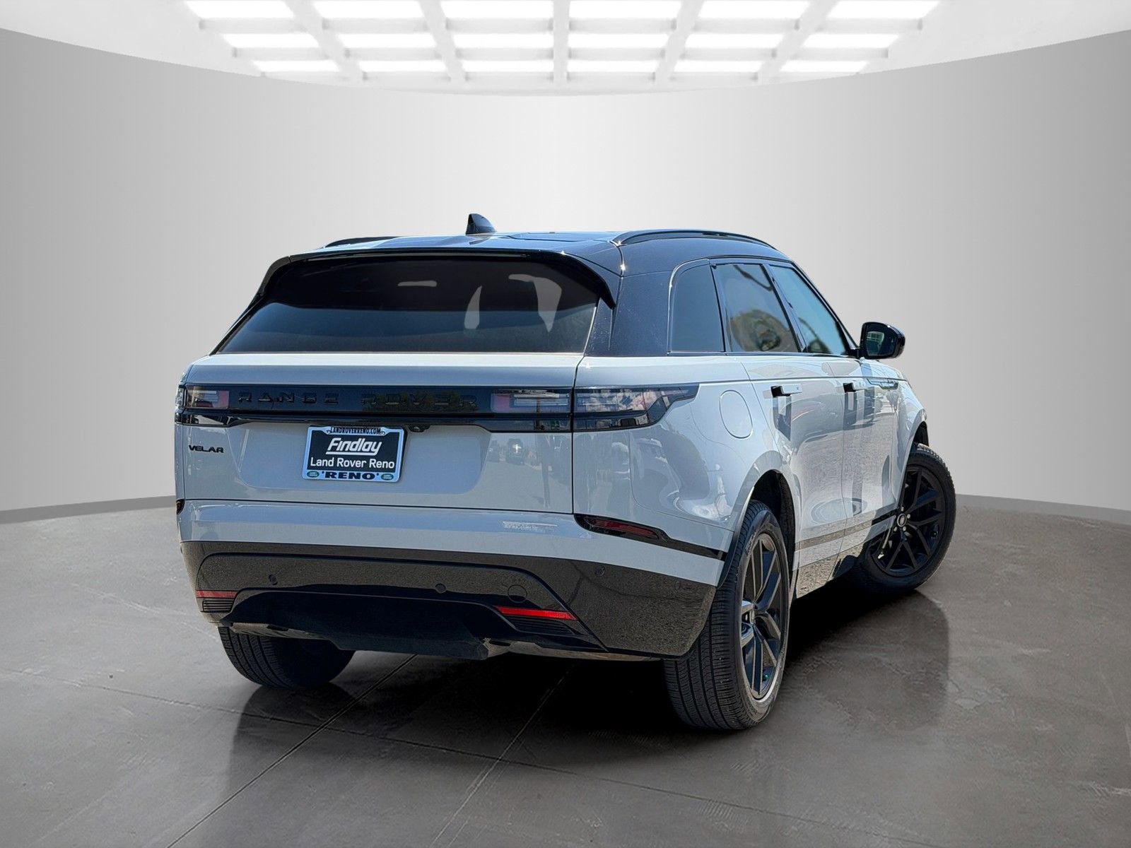 Used 2026 Land Rover Range Rover Velar Dynamic SE image 5