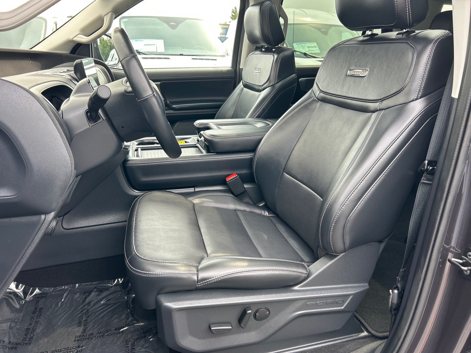 Certified 2025 Ford Expedition Max Platinum w/ Driver's Package AWD/4WD image 10
