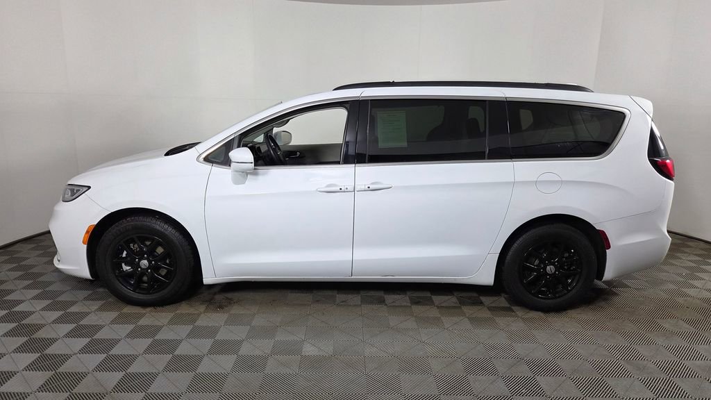 Used 2022 Chrysler Pacifica Touring-L image 5