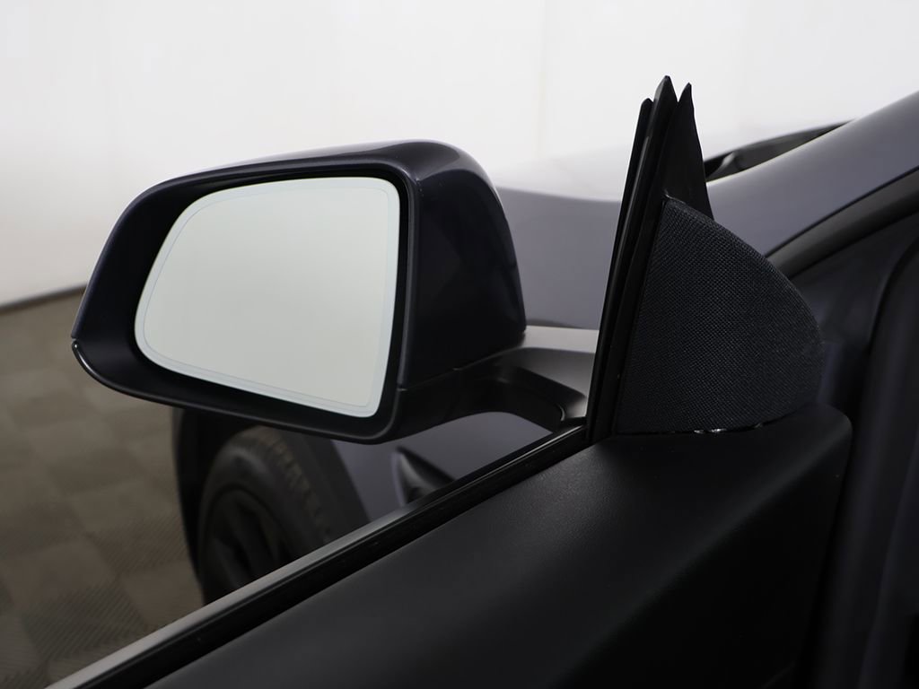 Used 2022 Tesla Model Y Long Range AWD/4WD image 34