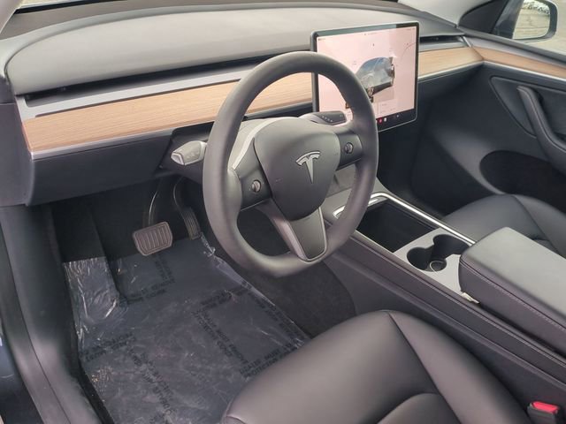 Used 2024 Tesla Model Y Long Range image 11