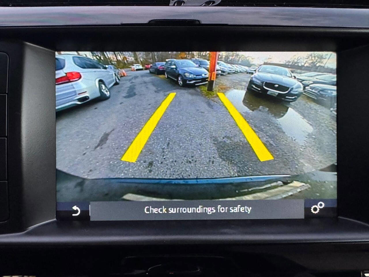 Used 2017 Jaguar F-PACE Premium image 20