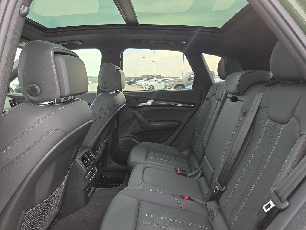Used 2023 Audi SQ5 Prestige w/ Prestige Package AWD/4WD image 13