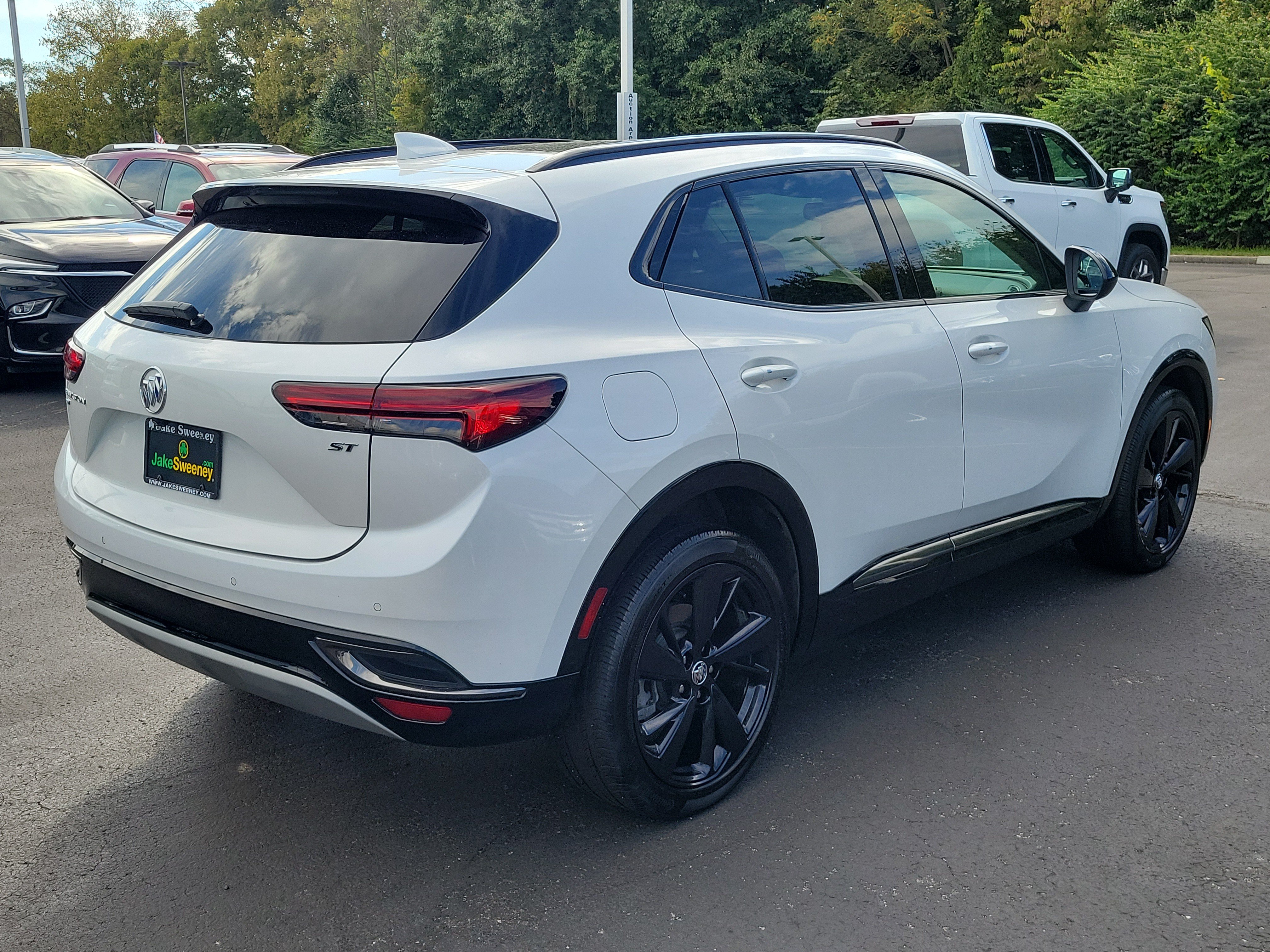 Used 2023 Buick Envision Essence w/ Sport Touring Package AWD/4WD image 4