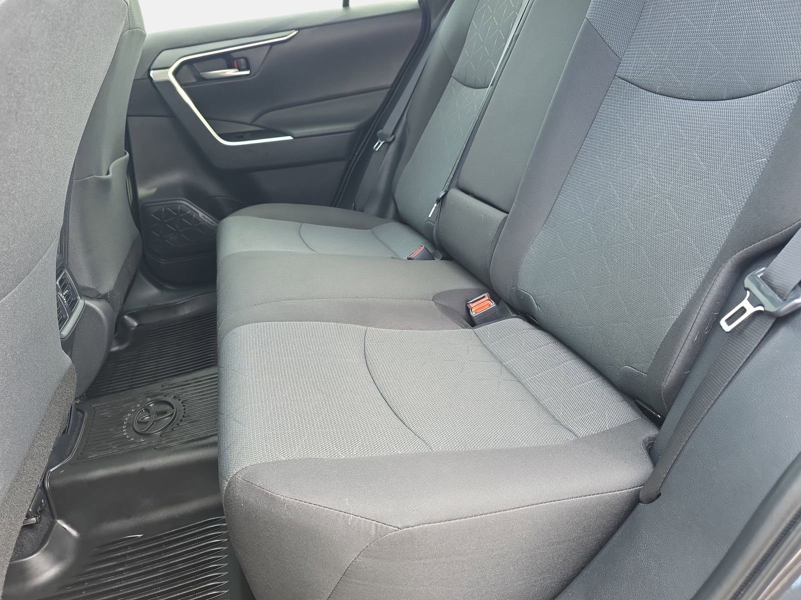 Used 2024 Toyota RAV4 XLE w/ Convenience Package image 14