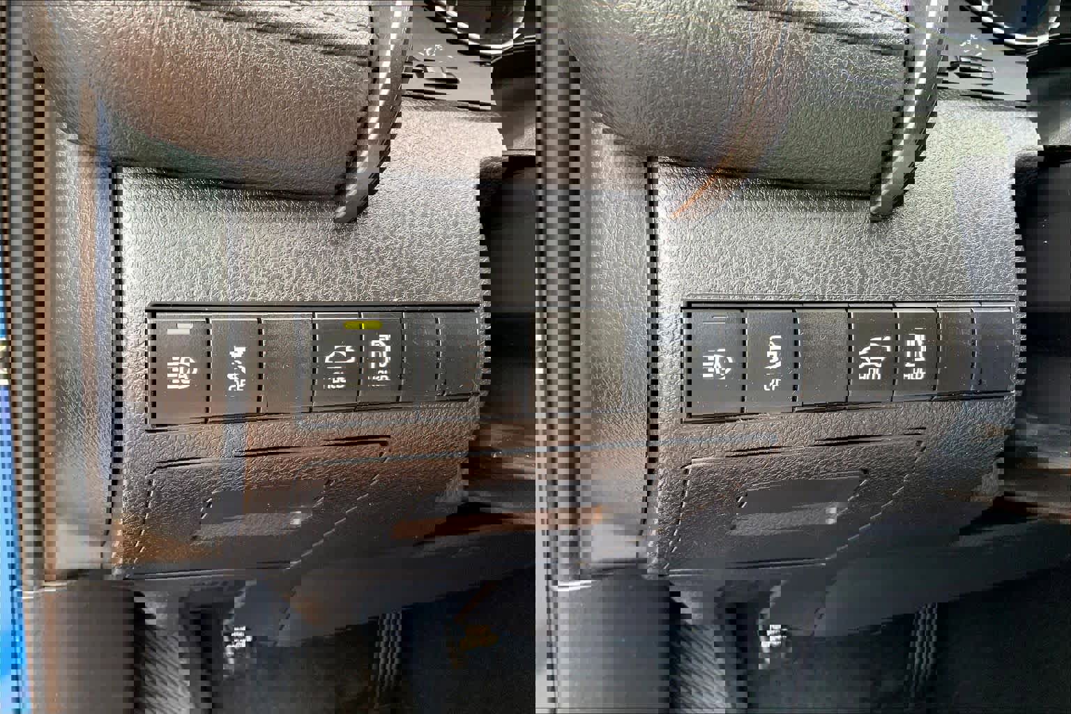 Used 2020 Toyota Camry SE w/ Convenience Package image 32