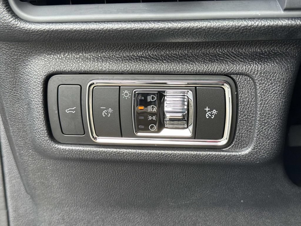 Used 2023 Lincoln Corsair FWD image 39