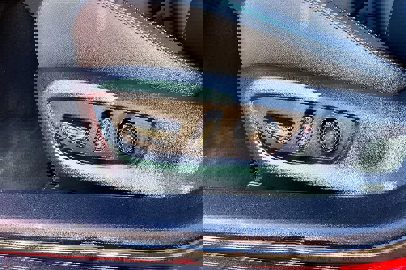 Used 2025 Toyota Camry SE image 32