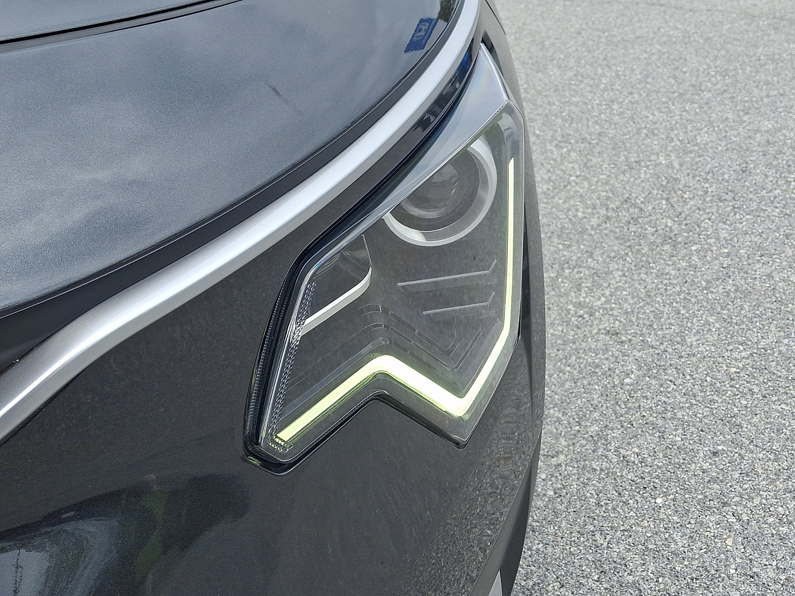 Certified 2024 Kia Niro EX FWD image 9