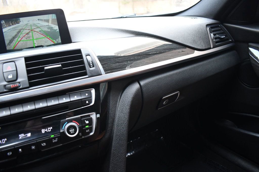 Used 2017 BMW 330i xDrive 330i xDrive image 24