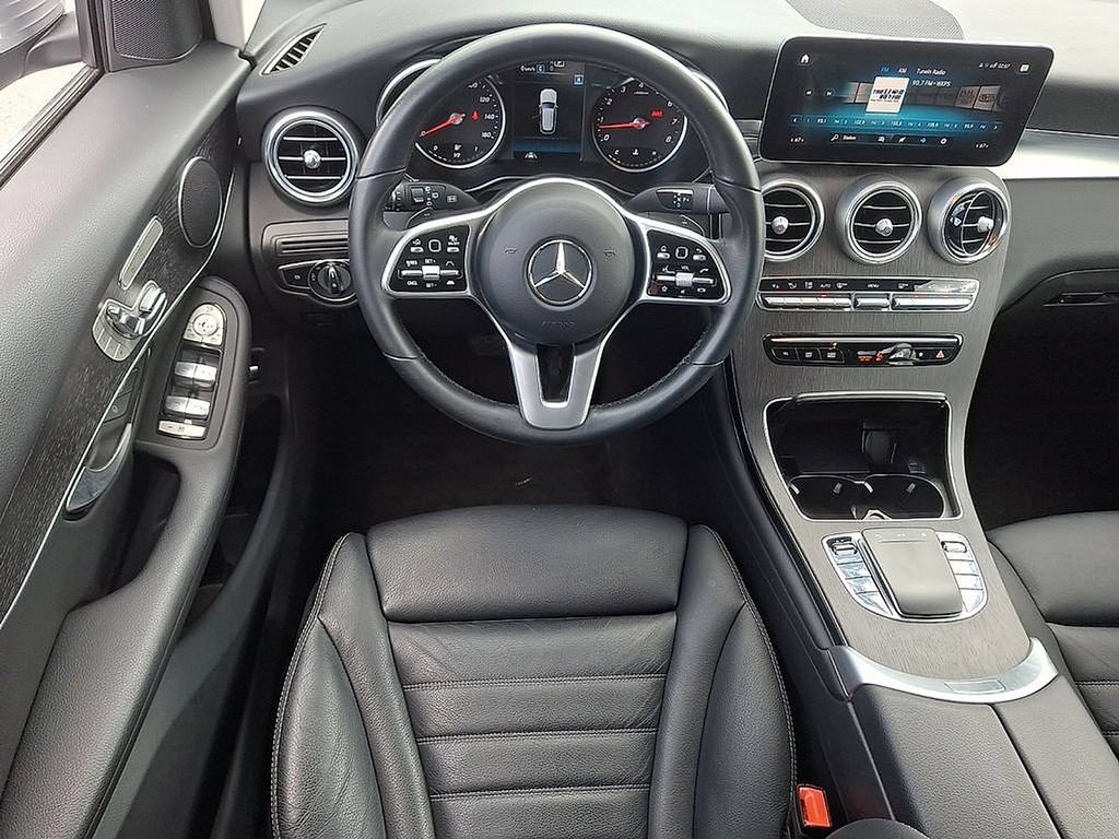 Used 2022 Mercedes-Benz GLC 300 4MATIC image 2