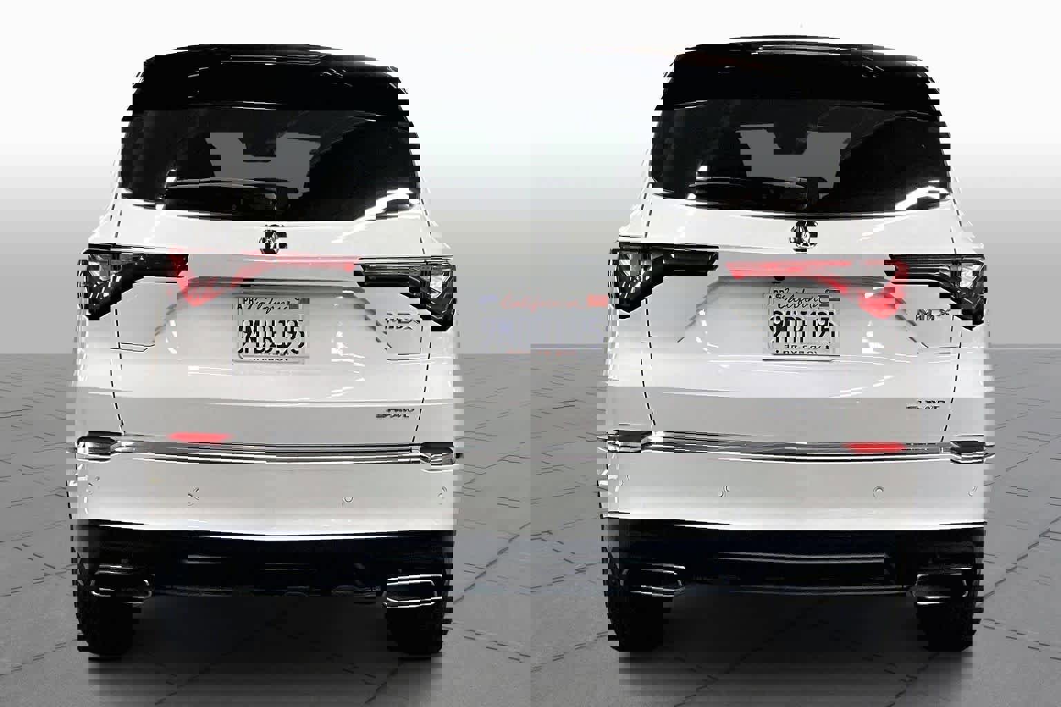 Used 2024 Acura MDX SH-AWD w/ Technology Package image 4