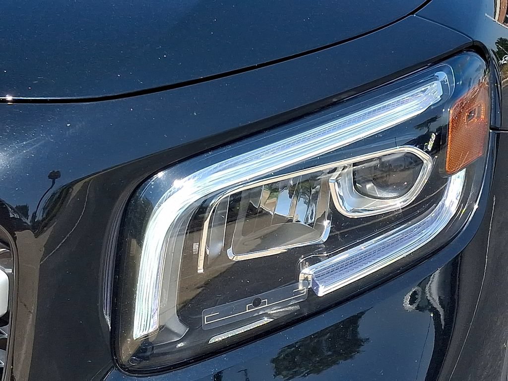 Used 2023 Mercedes-Benz GLB 250 4MATIC image 9