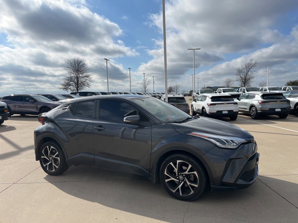 Used 2022 Toyota C-HR XLE image 7