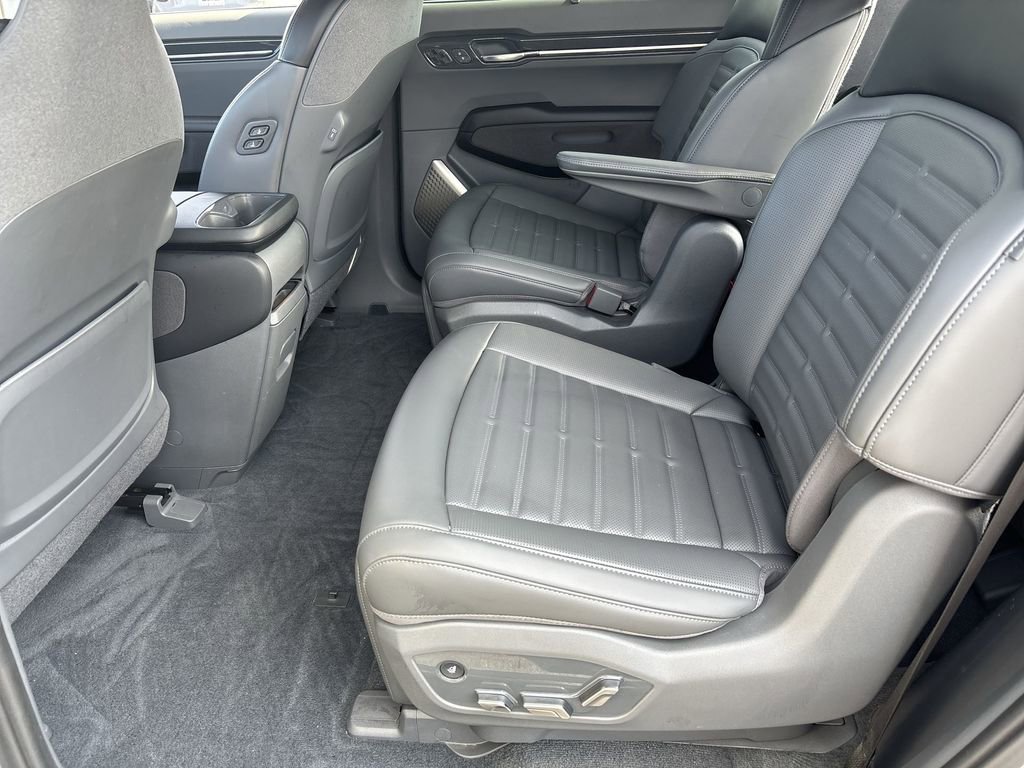 Used 2024 Kia EV9 Land image 26