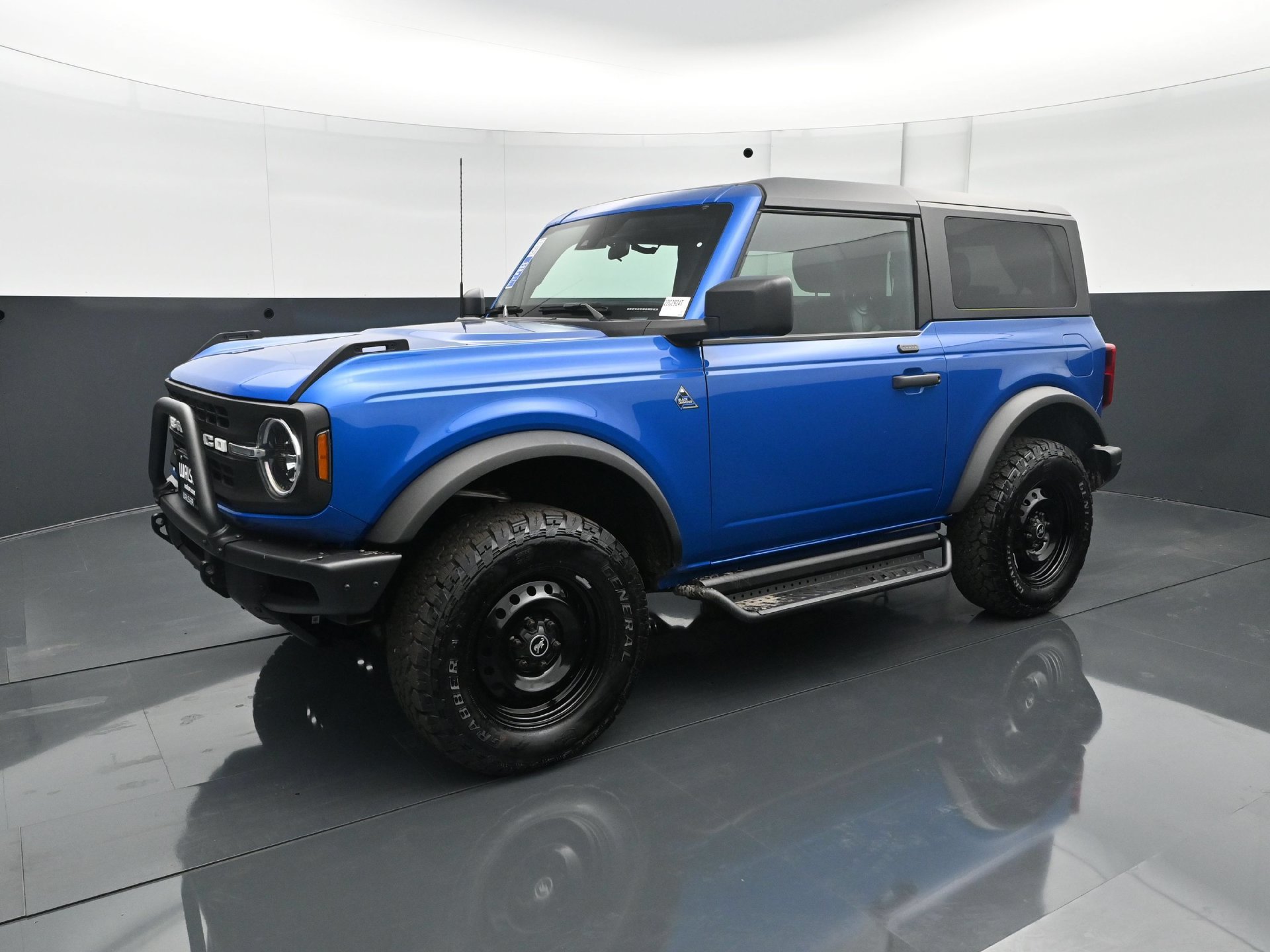 Used 2021 Ford Bronco Black Diamond AWD/4WD image 2