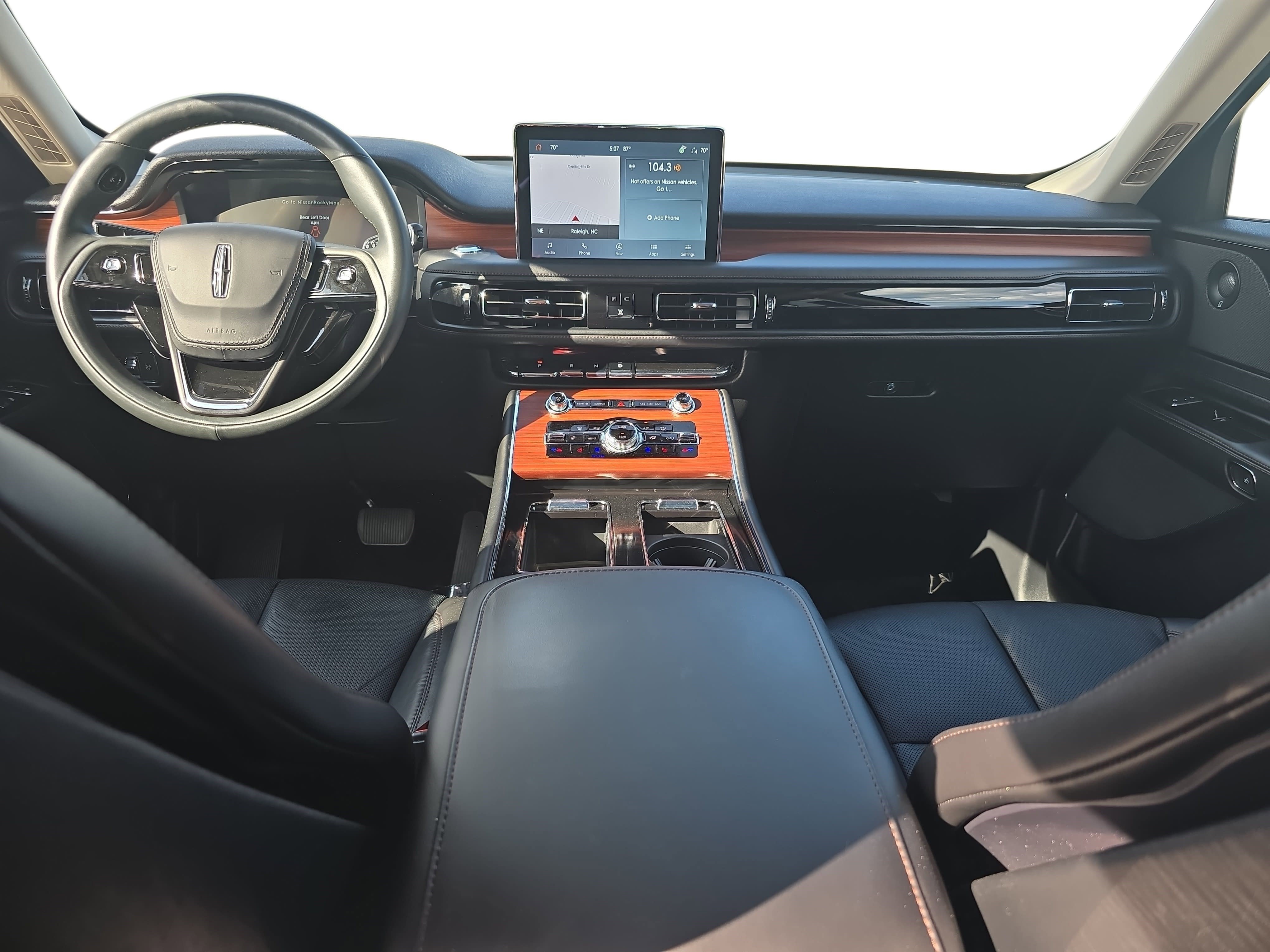 Certified 2023 Lincoln Aviator Reserve w/ Elements Package Plus AWD/4WD image 9