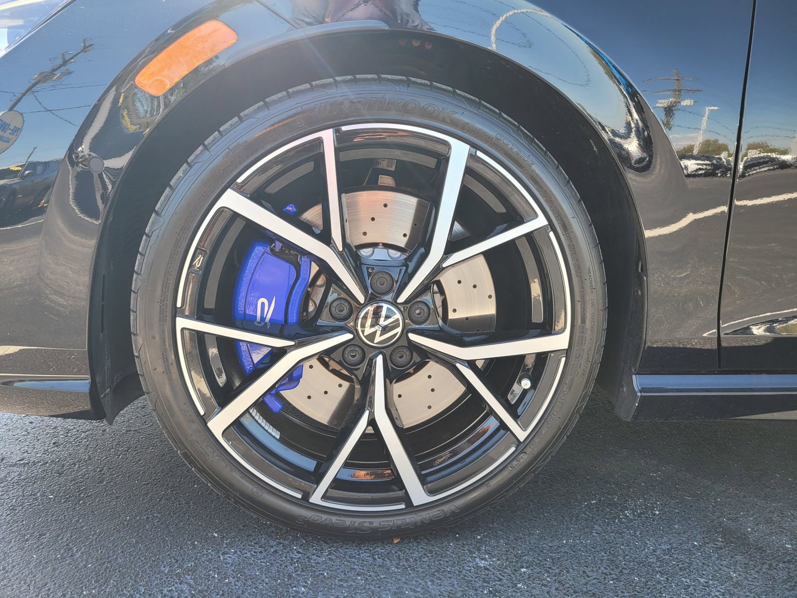 Used 2024 Volkswagen Golf R 2.0T image 10