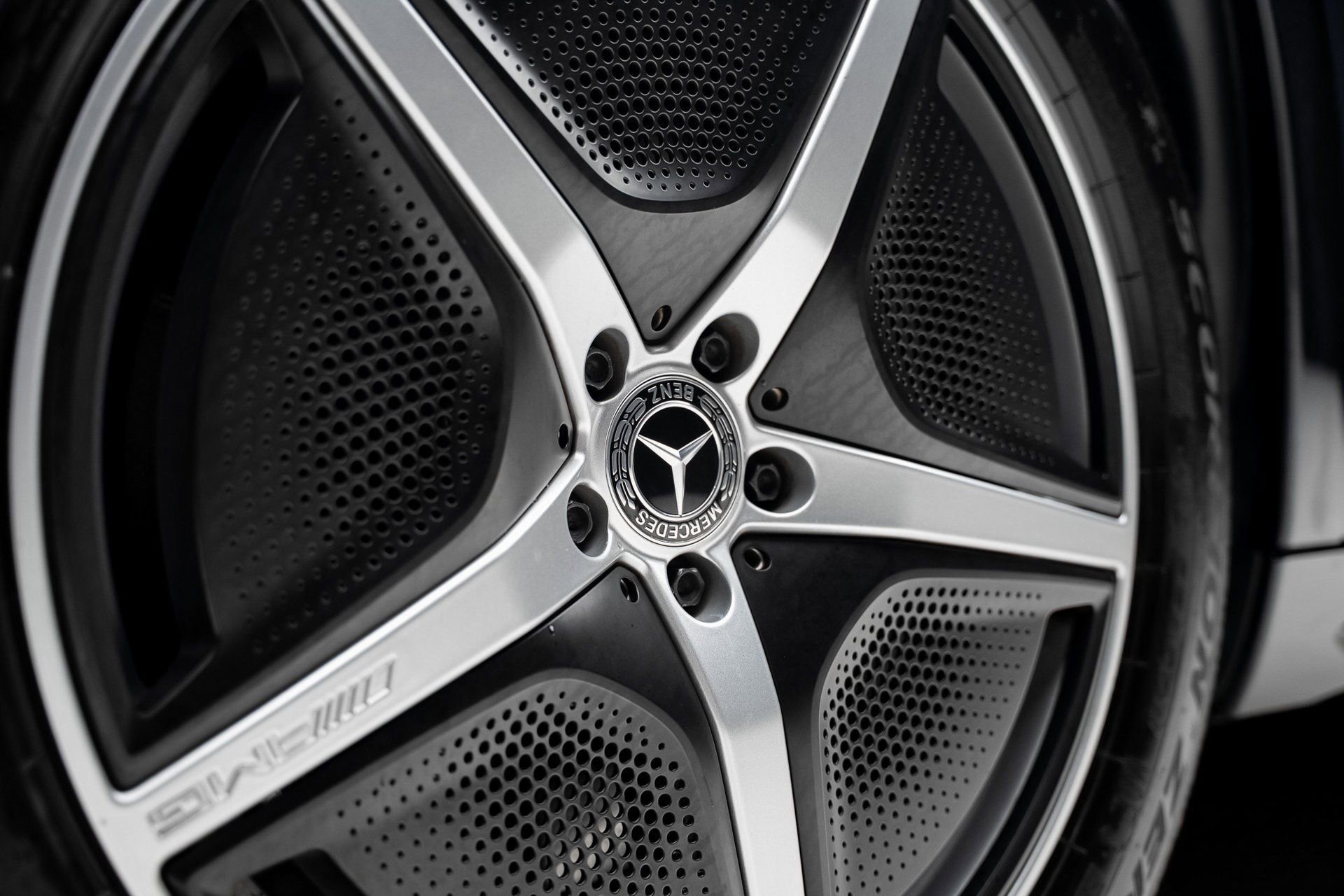 Used 2023 Mercedes-Benz EQS 450+ 4MATIC SUV w/ AMG Line Exterior Package image 22