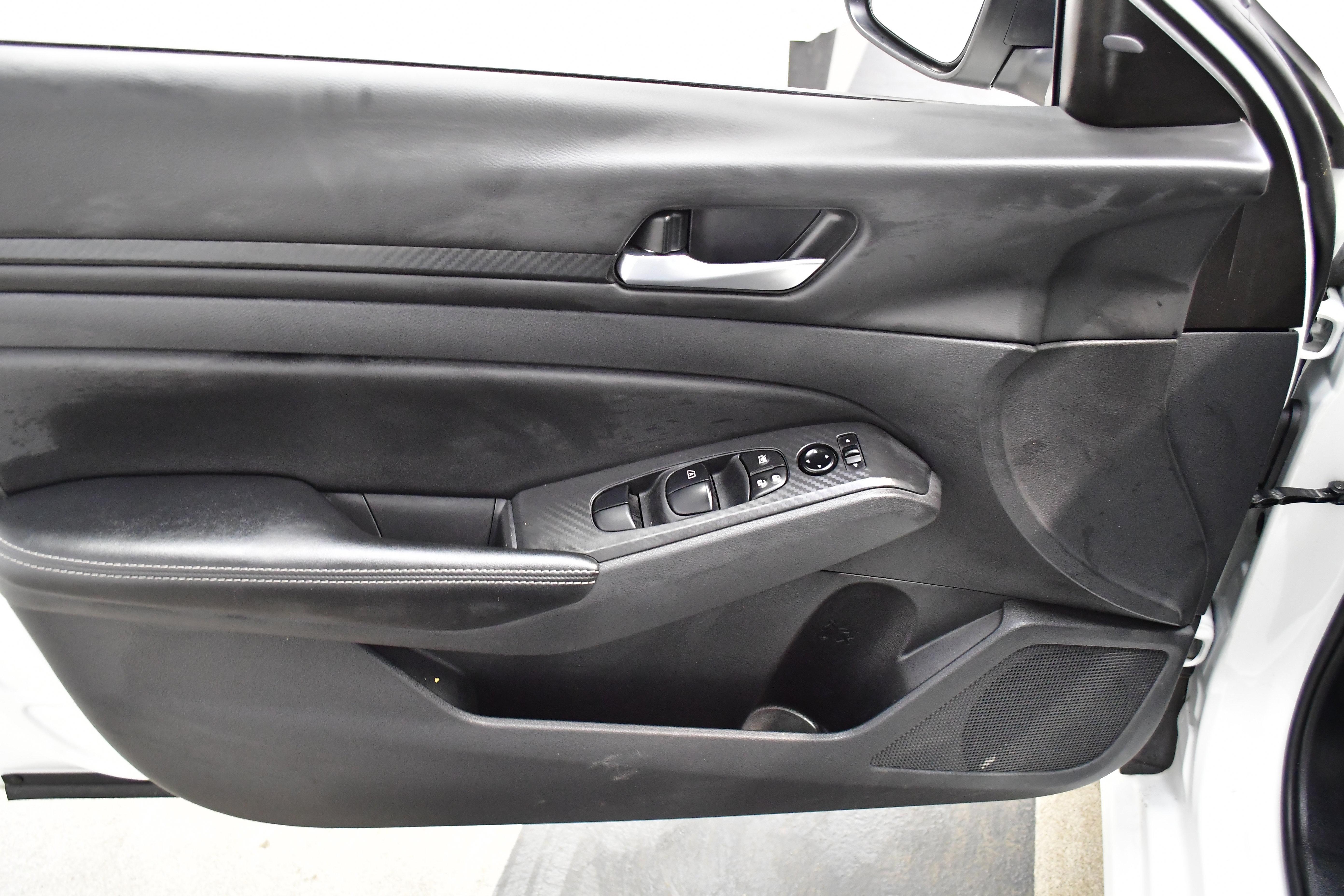 Used 2025 Nissan Altima 2.5 SV image 21