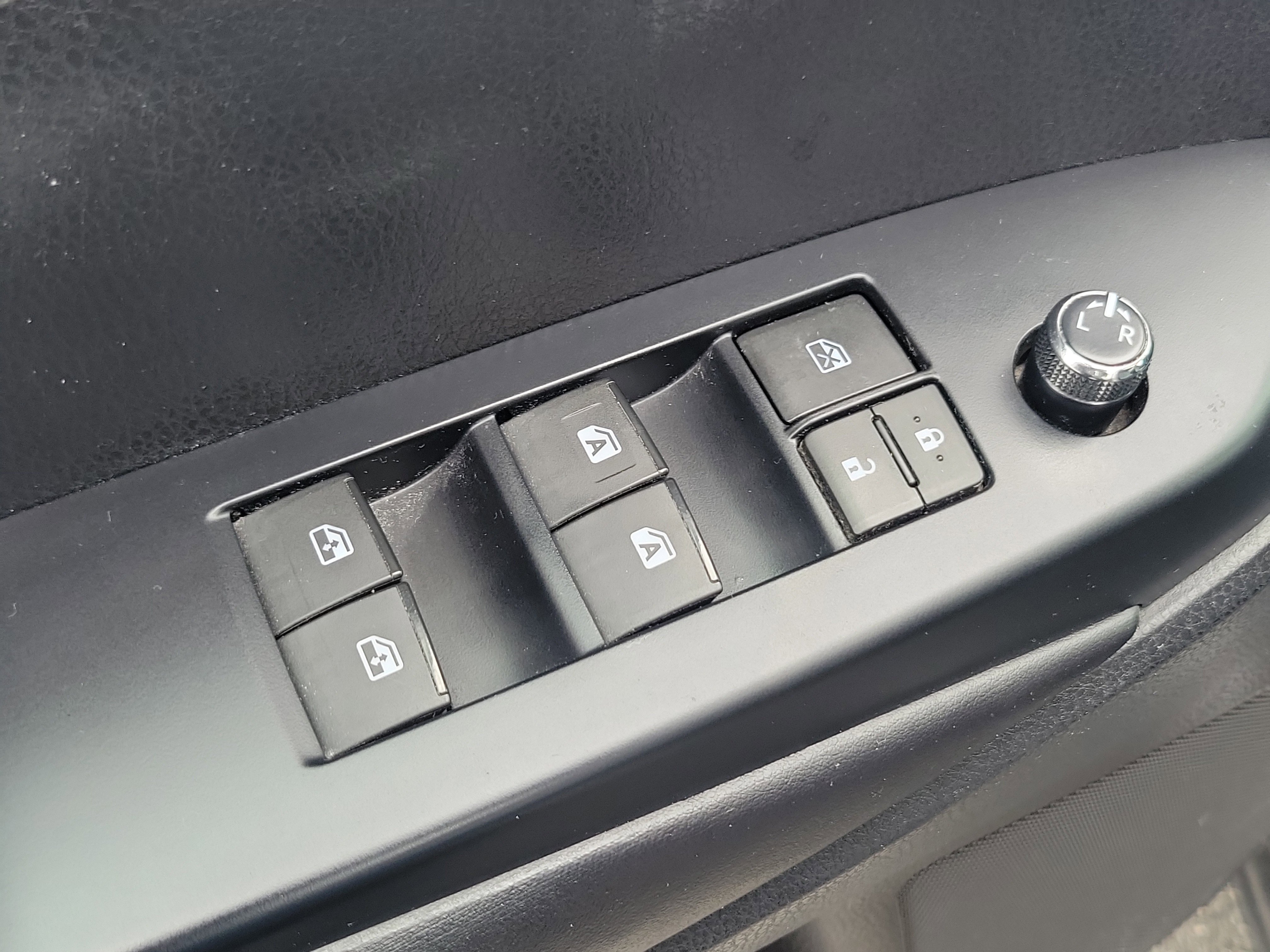Certified 2018 Toyota Highlander SE AWD/4WD image 19