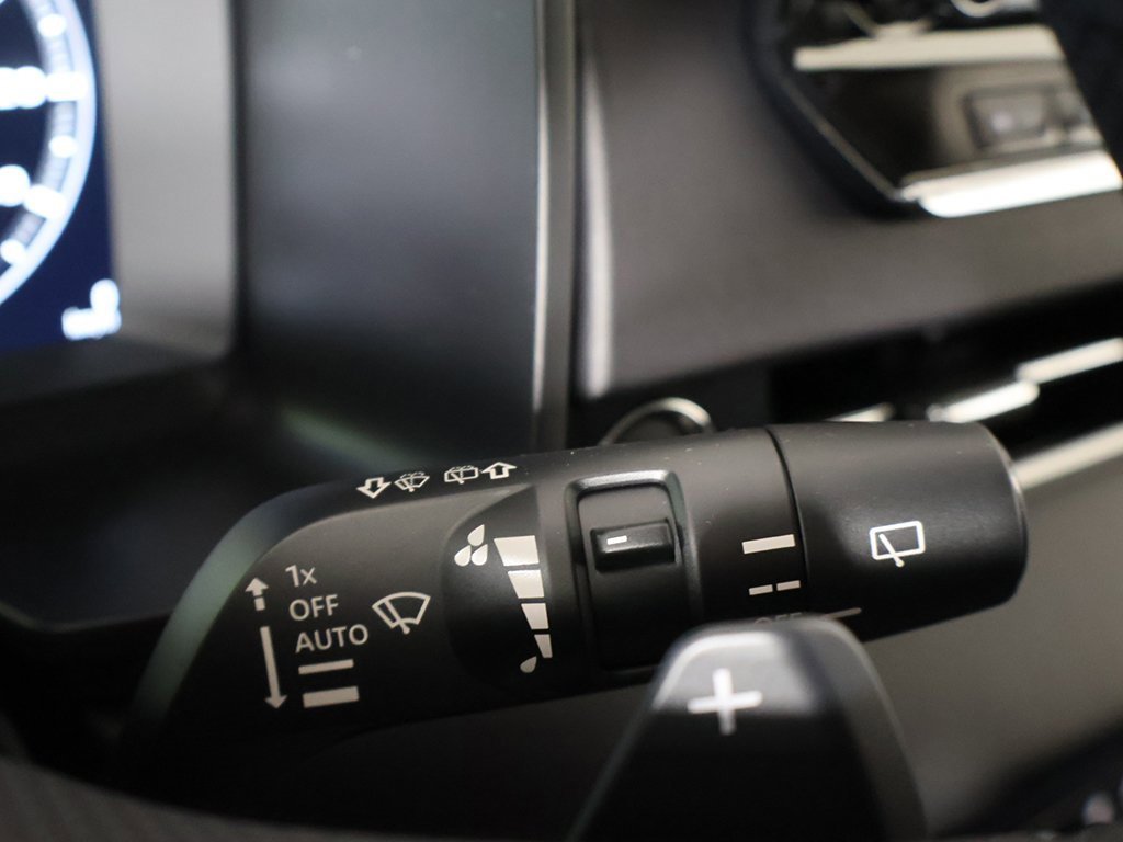 New 2025 Mitsubishi Outlander SE image 47