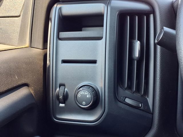 Used 2018 Chevrolet Silverado 1500 Custom w/ Custom Value Package image 16