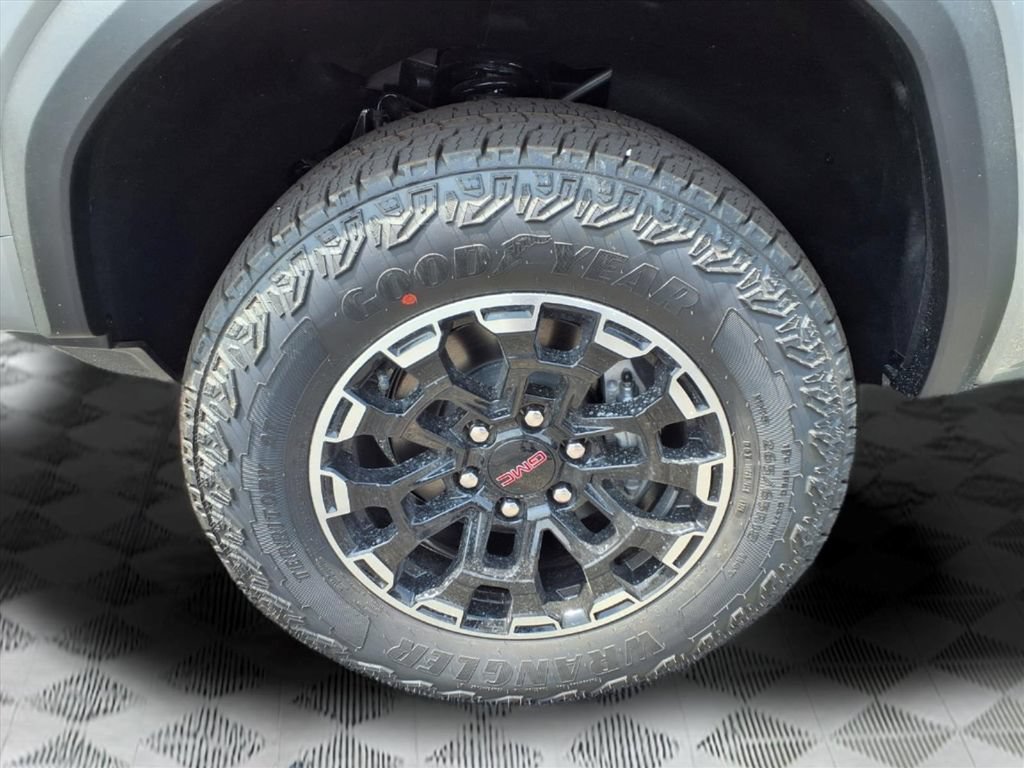 New 2026 GMC Canyon AT4 w/ AT4 Premium Package AWD/4WD image 9