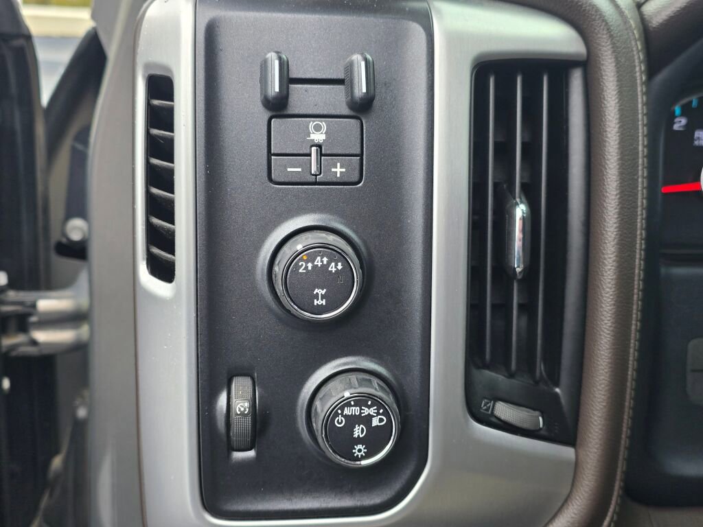 Used 2017 GMC Sierra 2500 SLT w/ Duramax Plus Package image 25