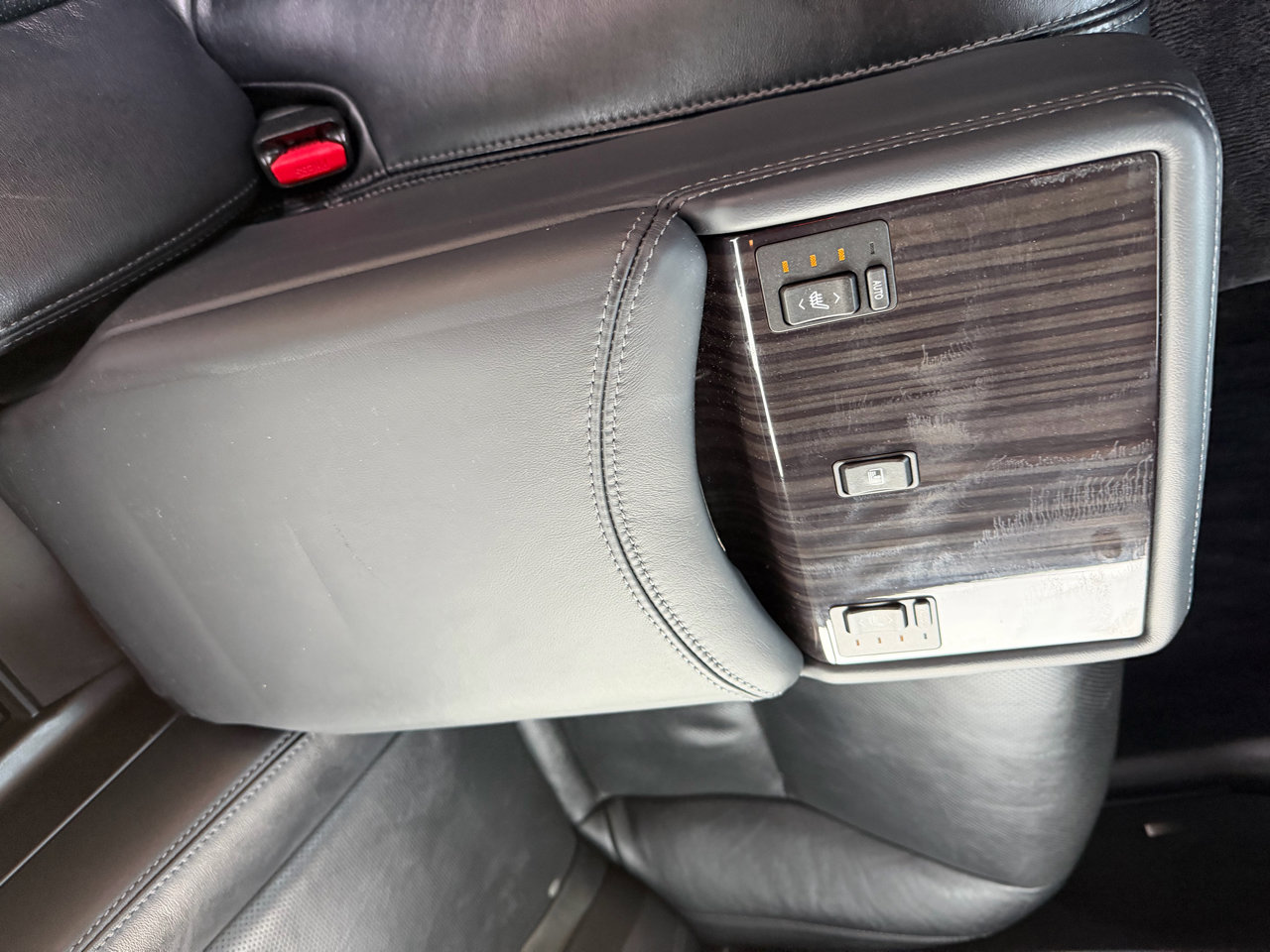 Used 2013 Lexus LS 460 Luxury Sedan AWD w/ Comfort Pkg image 29