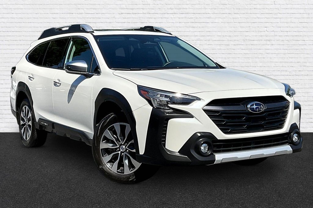 Used 2024 Subaru Outback Touring XT AWD/4WD image 3