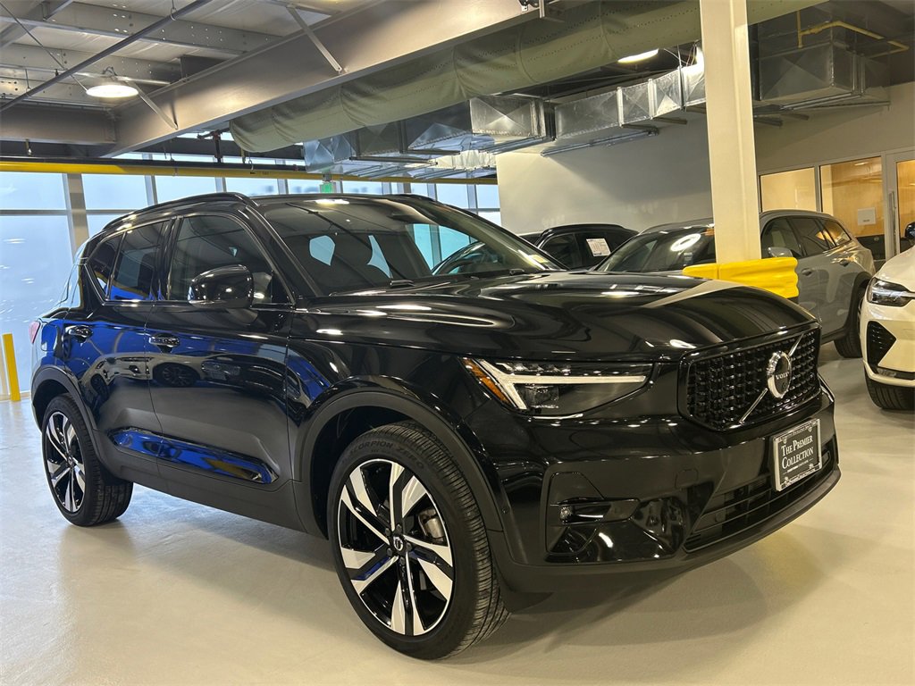 Certified 2023 Volvo XC40 B5 Ultimate w/ Protection Package Premier