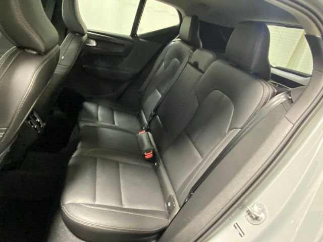 Used 2025 Volvo XC40 B5 Plus AWD/4WD image 13