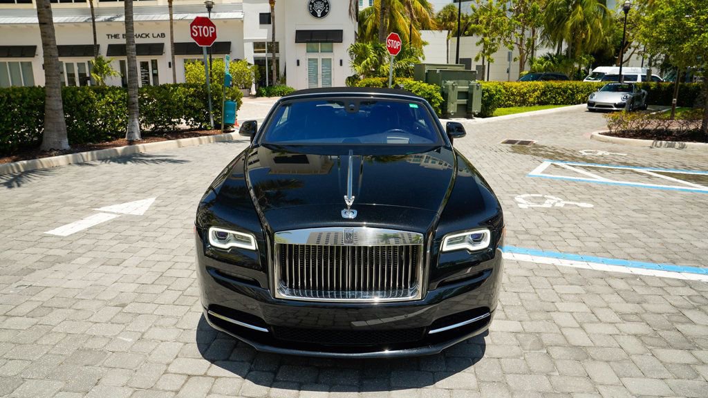 Used 2016 Rolls-Royce Dawn image 2