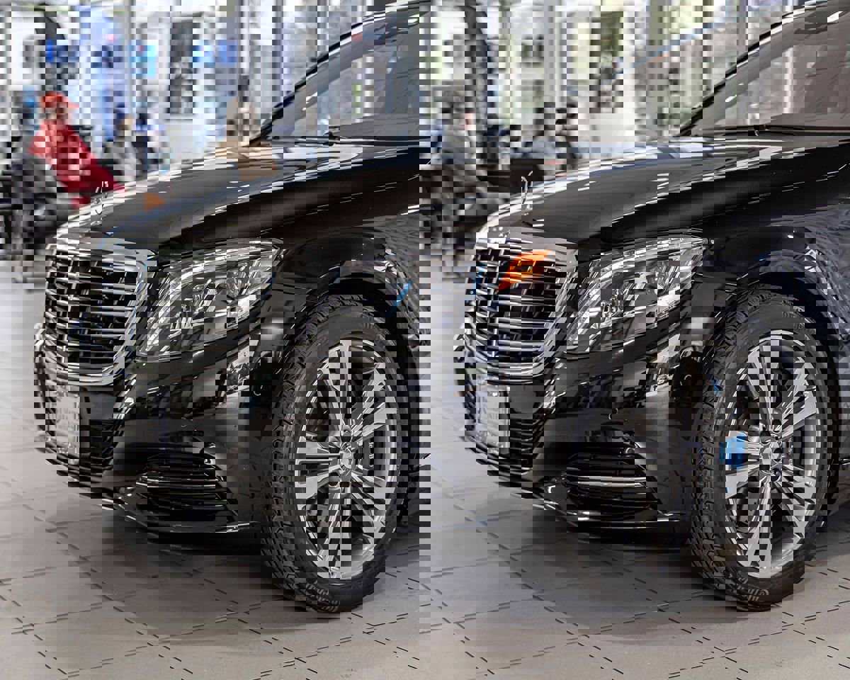 Used 2017 Mercedes-Benz S 550e w/ Premium Package image 4