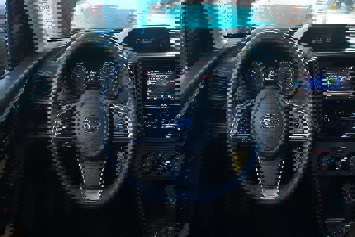 Used 2017 Subaru Impreza 2.0i Premium image 8