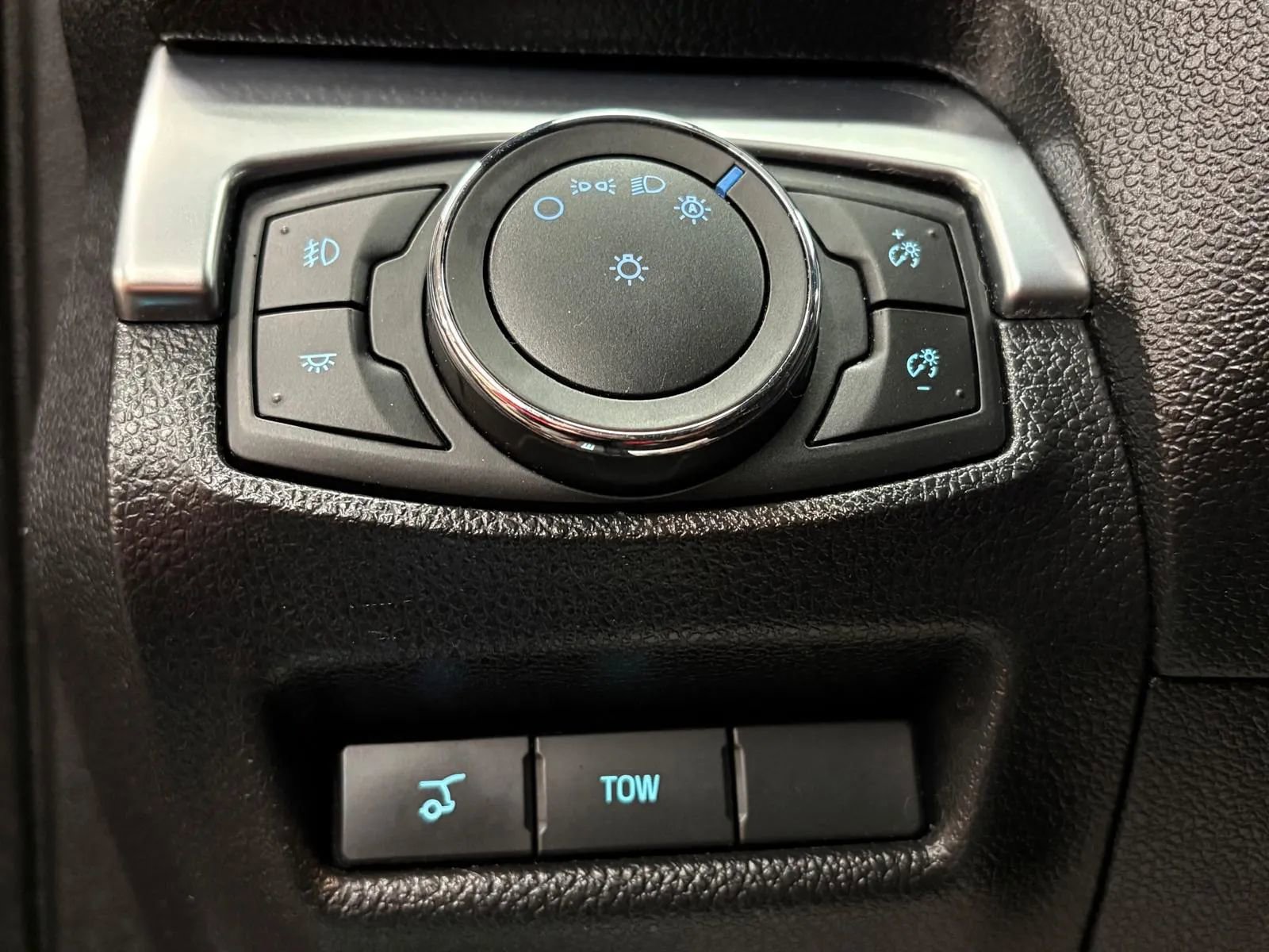 Used 2018 Ford Explorer Sport w/ Equipment Group 401A image 39