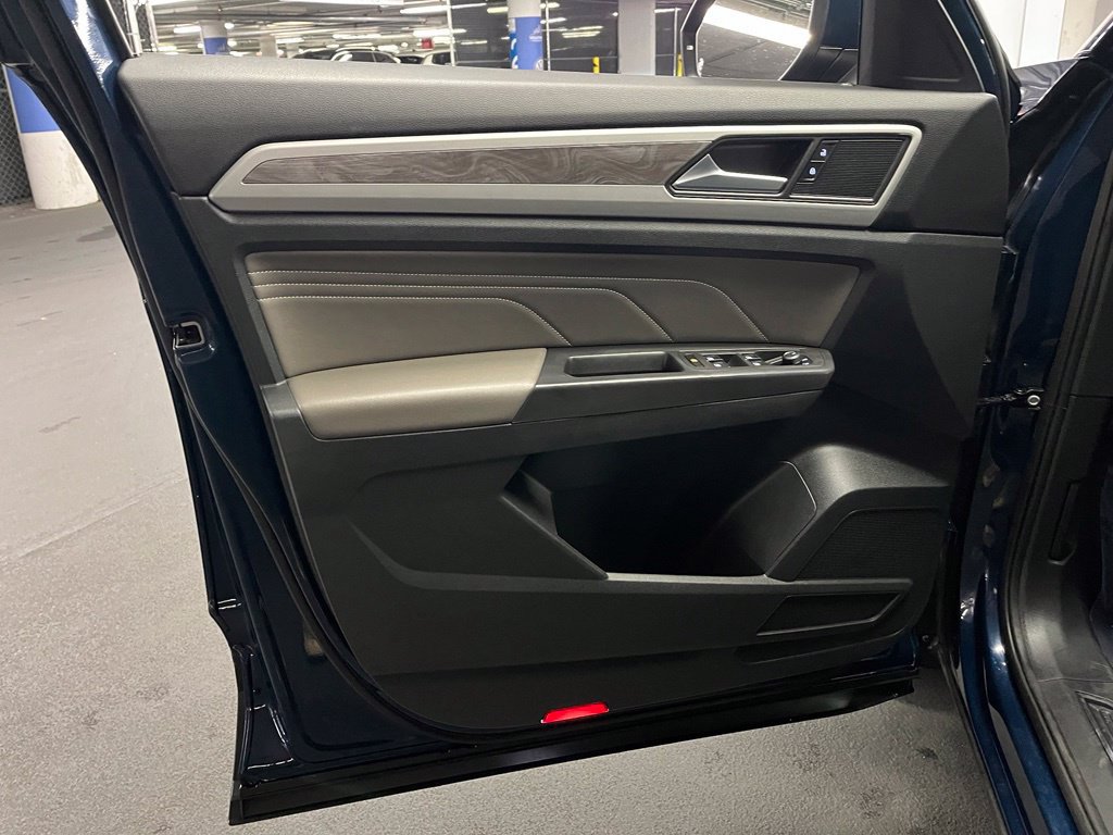 Used 2022 Volkswagen Atlas Cross Sport SE AWD/4WD image 19