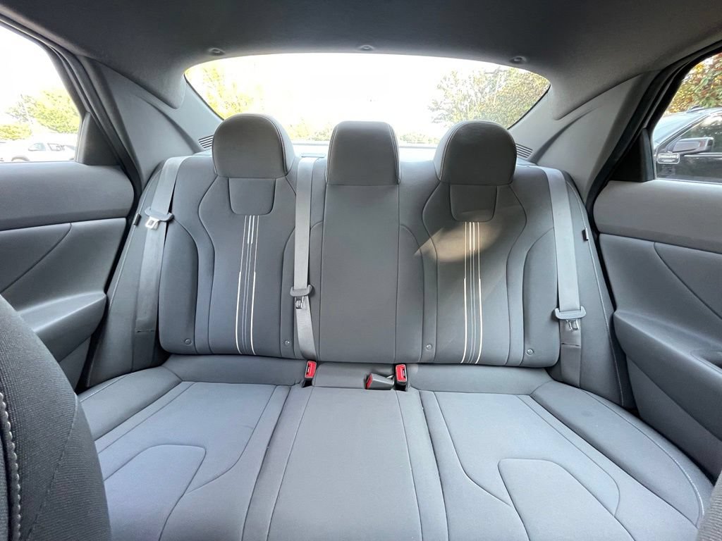 Used 2024 Hyundai Elantra SEL FWD image 29