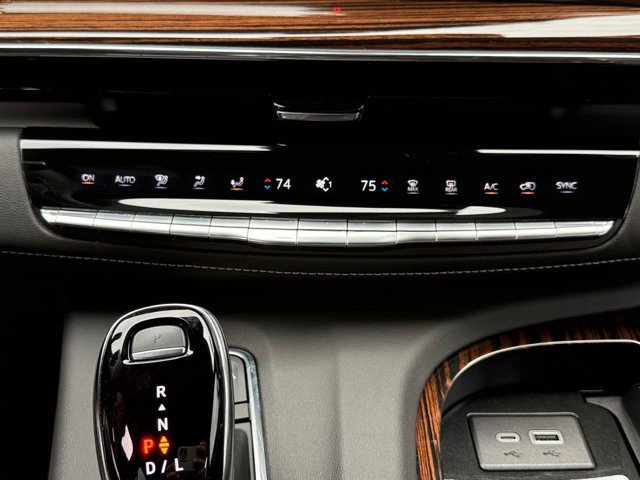 Certified 2024 Cadillac Escalade ESV Premium Luxury image 4