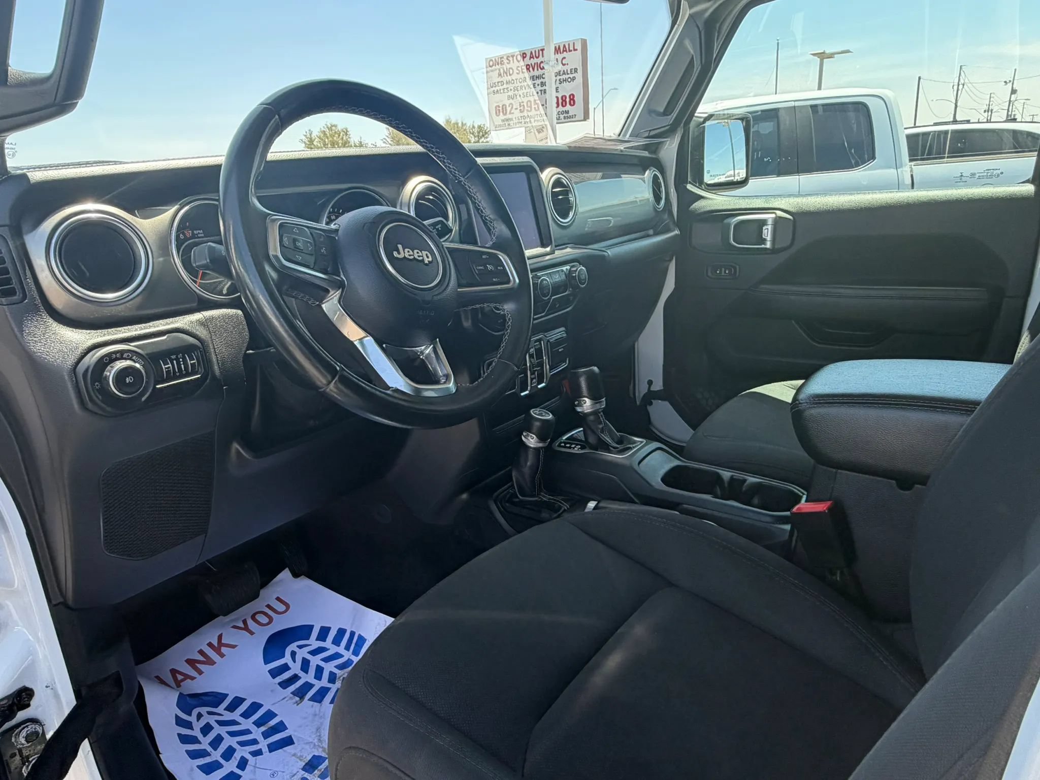 Used 2018 Jeep Wrangler Unlimited Sahara w/ Uconnect 4C Nav & Sound Group AWD/4WD image 13