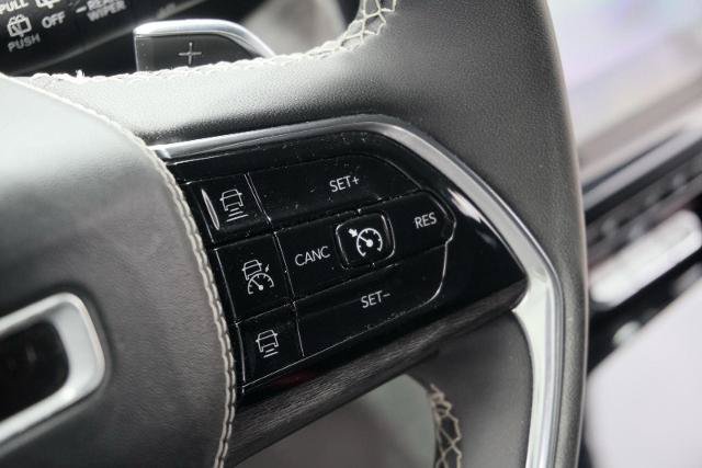 Used 2023 Jeep Grand Cherokee L Overland AWD/4WD image 16