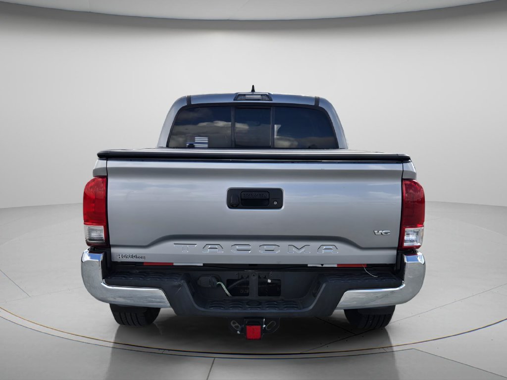 Used 2017 Toyota Tacoma SR5 w/ Tow Package RWD image 5